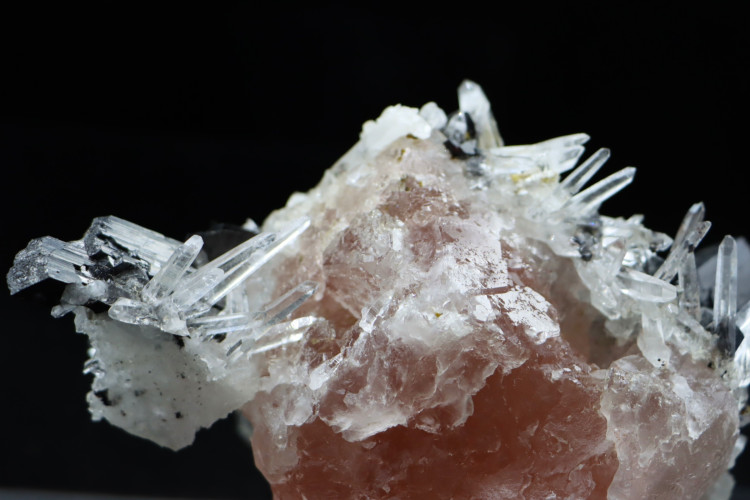 Fluorite quartz hubnerite - Peru