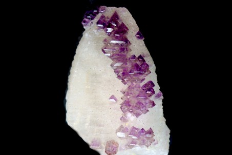 Amethysts on quartz - Maroyaolavo Toamasina, Madagascar