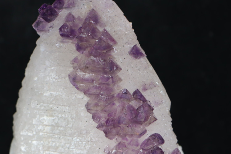 Amethysts on quartz - Maroyaolavo Toamasina, Madagascar