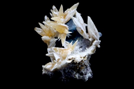 Calcite on blue fluorite - Minerva, Illinois, USA